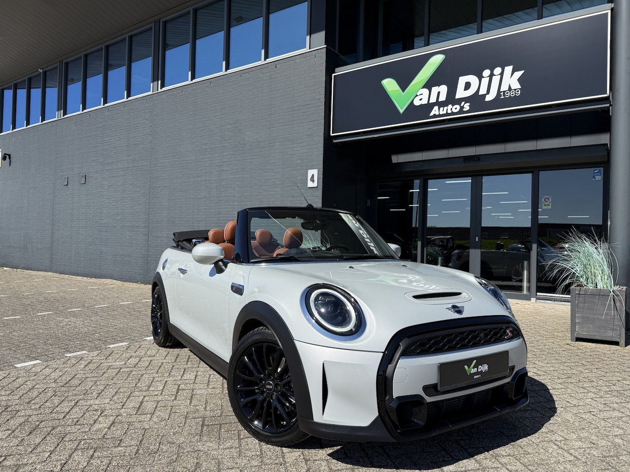 MINI Cabrio - Mini 2.0 Cooper S Navi Leer Pdc - AutoWereld.nl