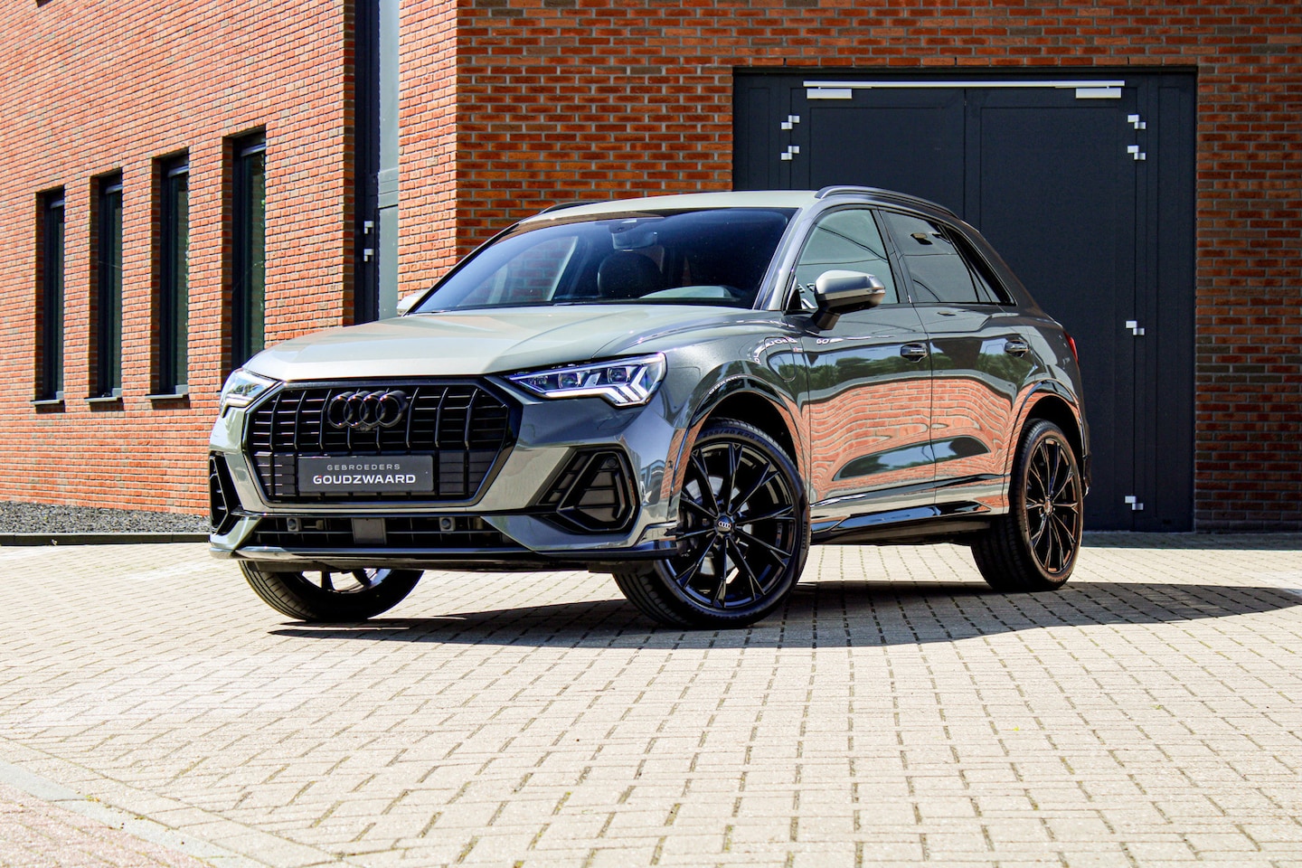 Audi Q3 - 45 TFSI e S Edition | Chronosgrijs | 360 camera | SONOS | ACC | Ambianceverlichting | Stan - AutoWereld.nl