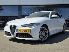 Alfa Romeo Giulia - 2.0 T AWD Veloce + SPORTPAKKET + VOLLEER + XENON + CAMERA + MEMORY