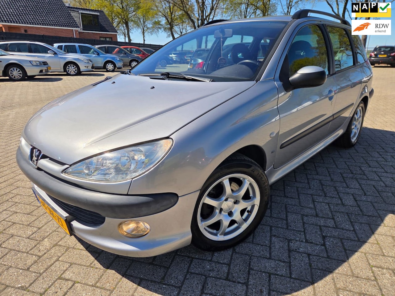 Peugeot 206 SW - 1.6-16V XS 2002. Climate/Mistlampen/Trekhaak etc.. APK 04-2027 - AutoWereld.nl