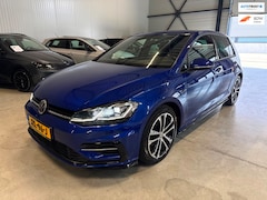 Volkswagen Golf - 1.0 TSI Highline Business 3x R line