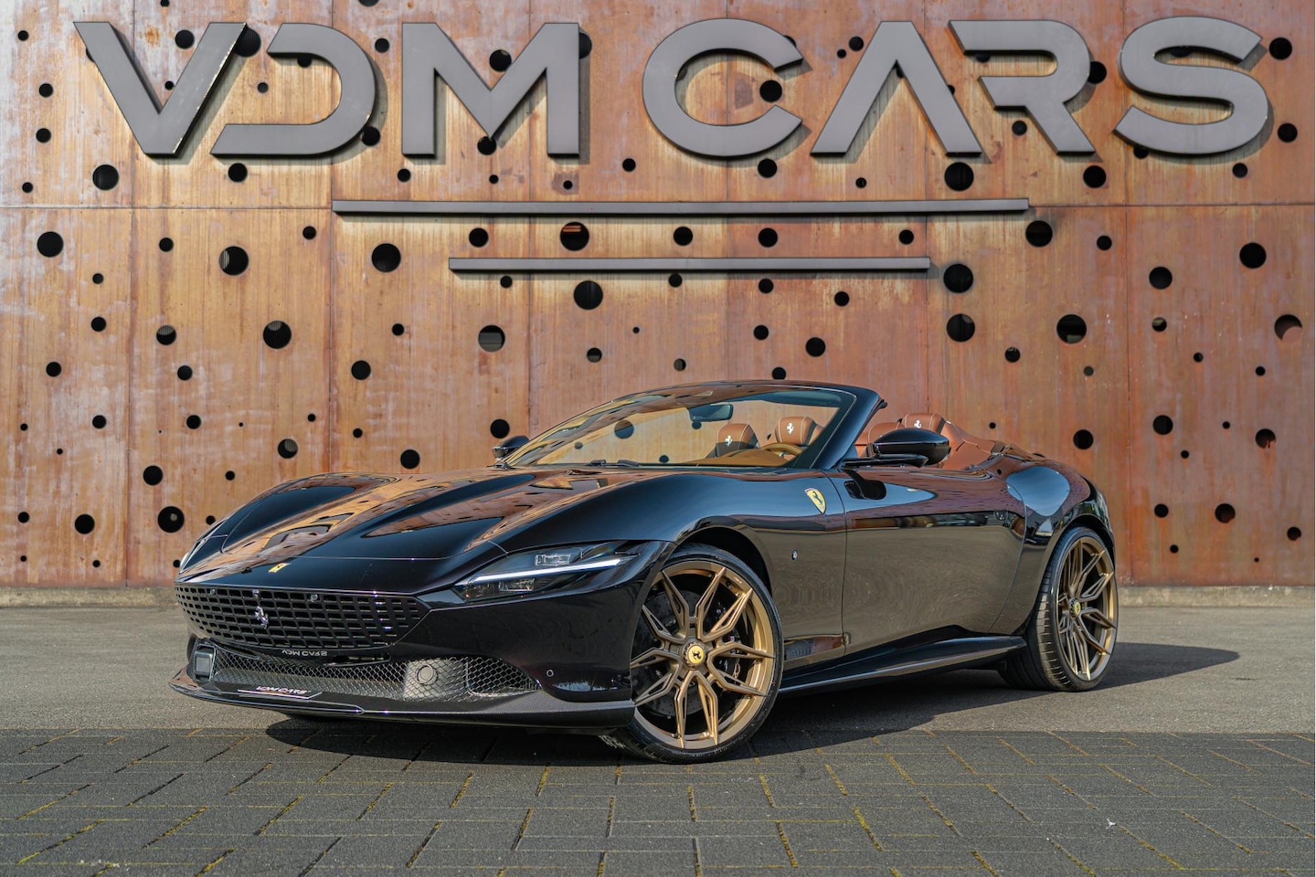 Ferrari Roma Spider - 3.9 V8 | ATELIER CAR | MARRONE ROOF | FULL ADAS | CARBON | - AutoWereld.nl