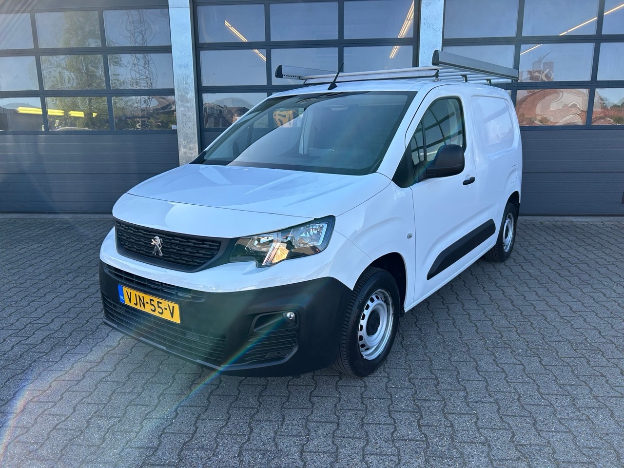 Peugeot Partner - 1.5 BlueHDI Premium 1.5 BlueHDi 75pk Premium - AutoWereld.nl