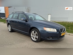 Volvo V70 - 2.5T Momentum in nette staat