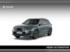 BMW iX1 - eDrive20 67 kWh M Sport Edition M sport pro | 19 inch | Travel pack