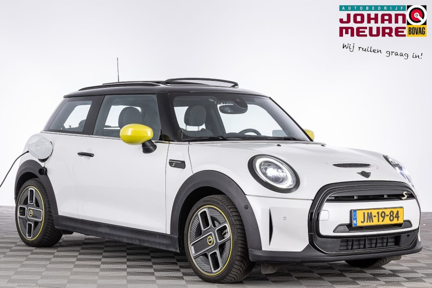 MINI Mini-Electric - Camden Edition 33 kWh | PANORAMADAK | Half LEDER | harman/kardon | Head-Up | Full LED | NA - AutoWereld.nl