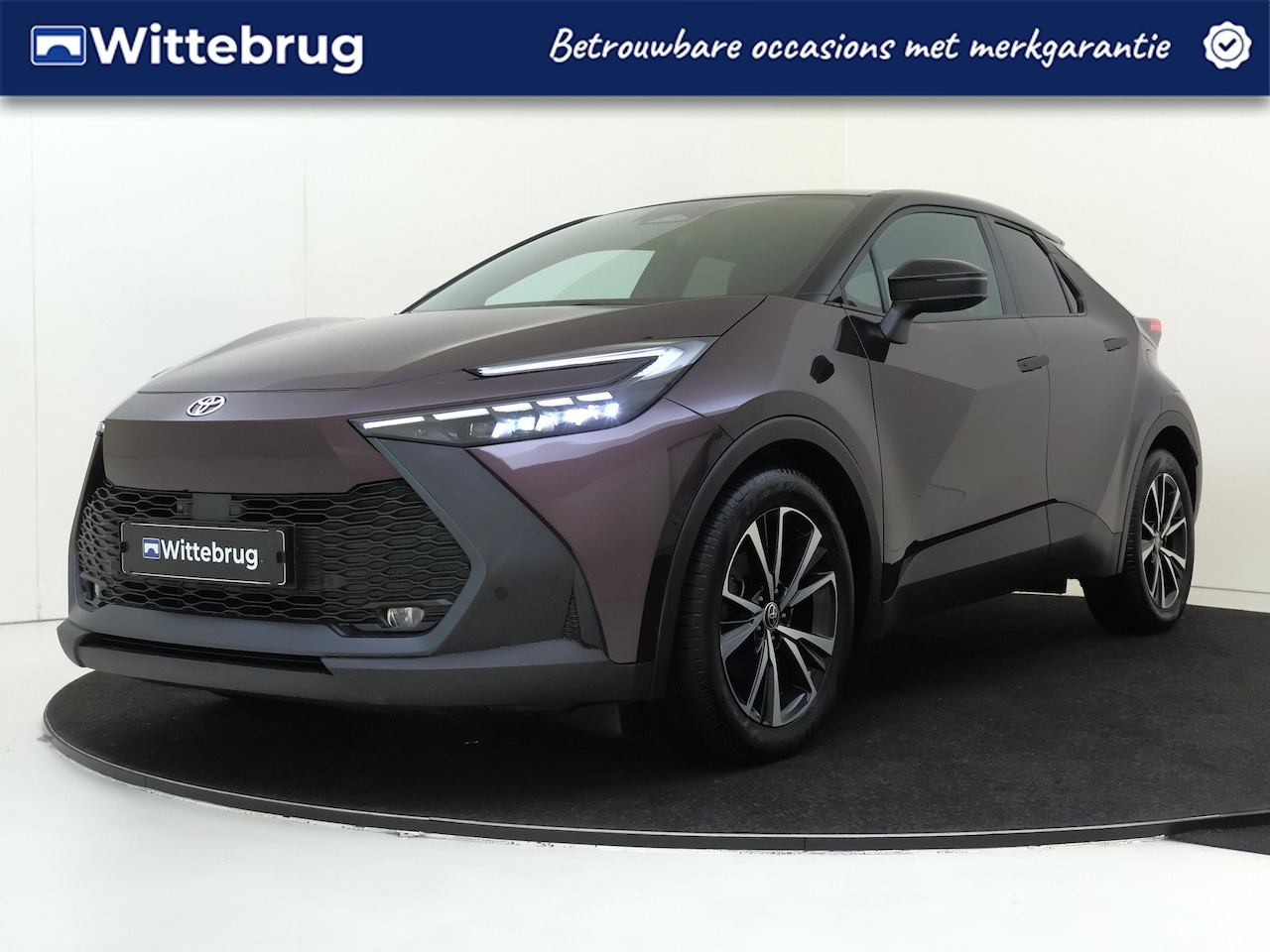Toyota C-HR - 1.8 Hybrid 140 First Edition UITVERKOOP DEAL!! | Navigatie | Climate Control | Camera en P - AutoWereld.nl