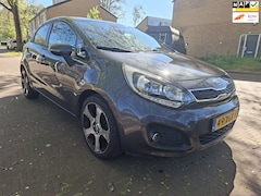 Kia Rio - Airco / 144.000 NAP / 5 deurs / parkeersensoren achter