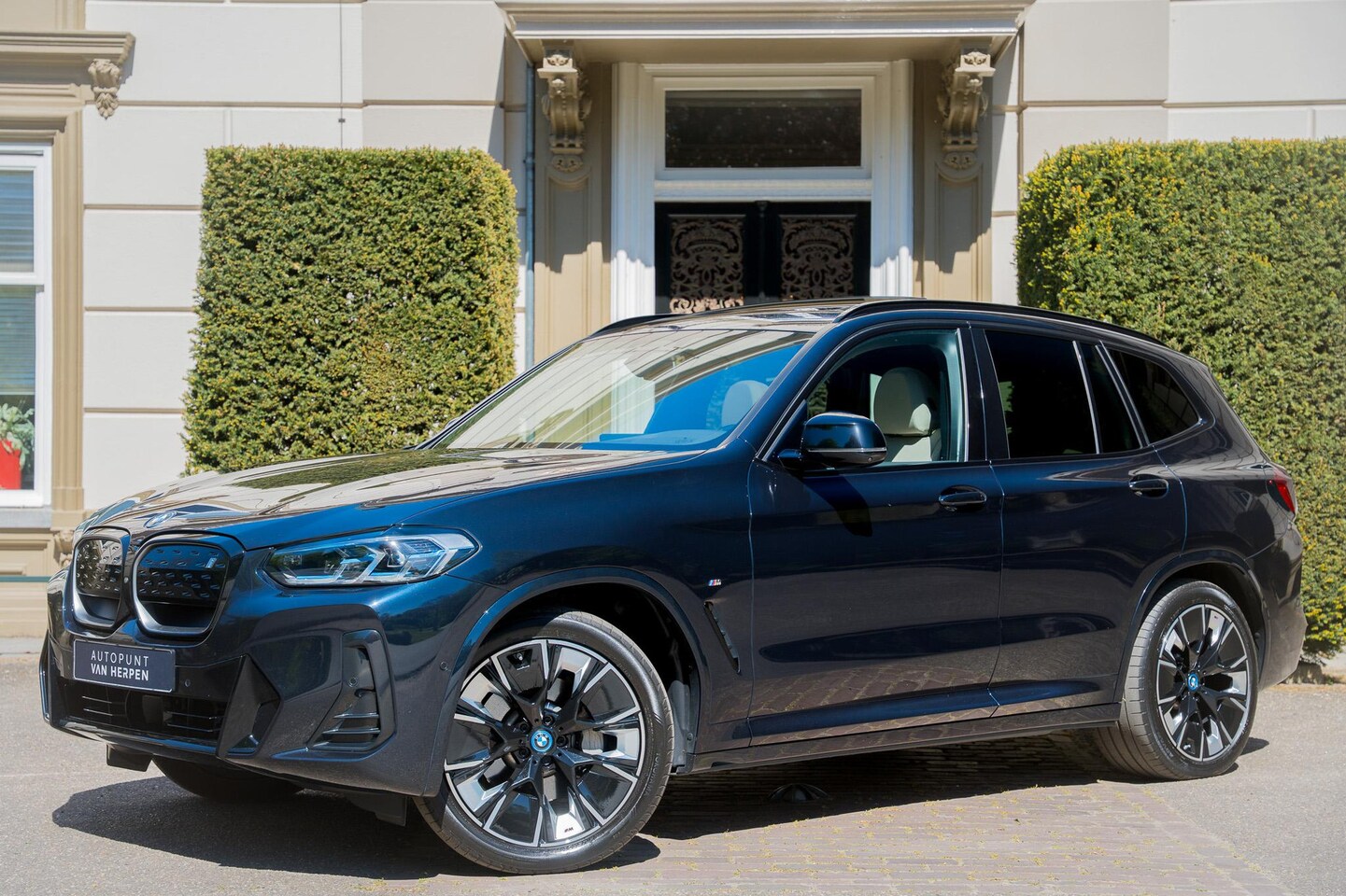 BMW iX3 - High Executive 80 kWh PANO | ADAPTIVE | LASER | MEMORY | 360 CAM | H&K - AutoWereld.nl