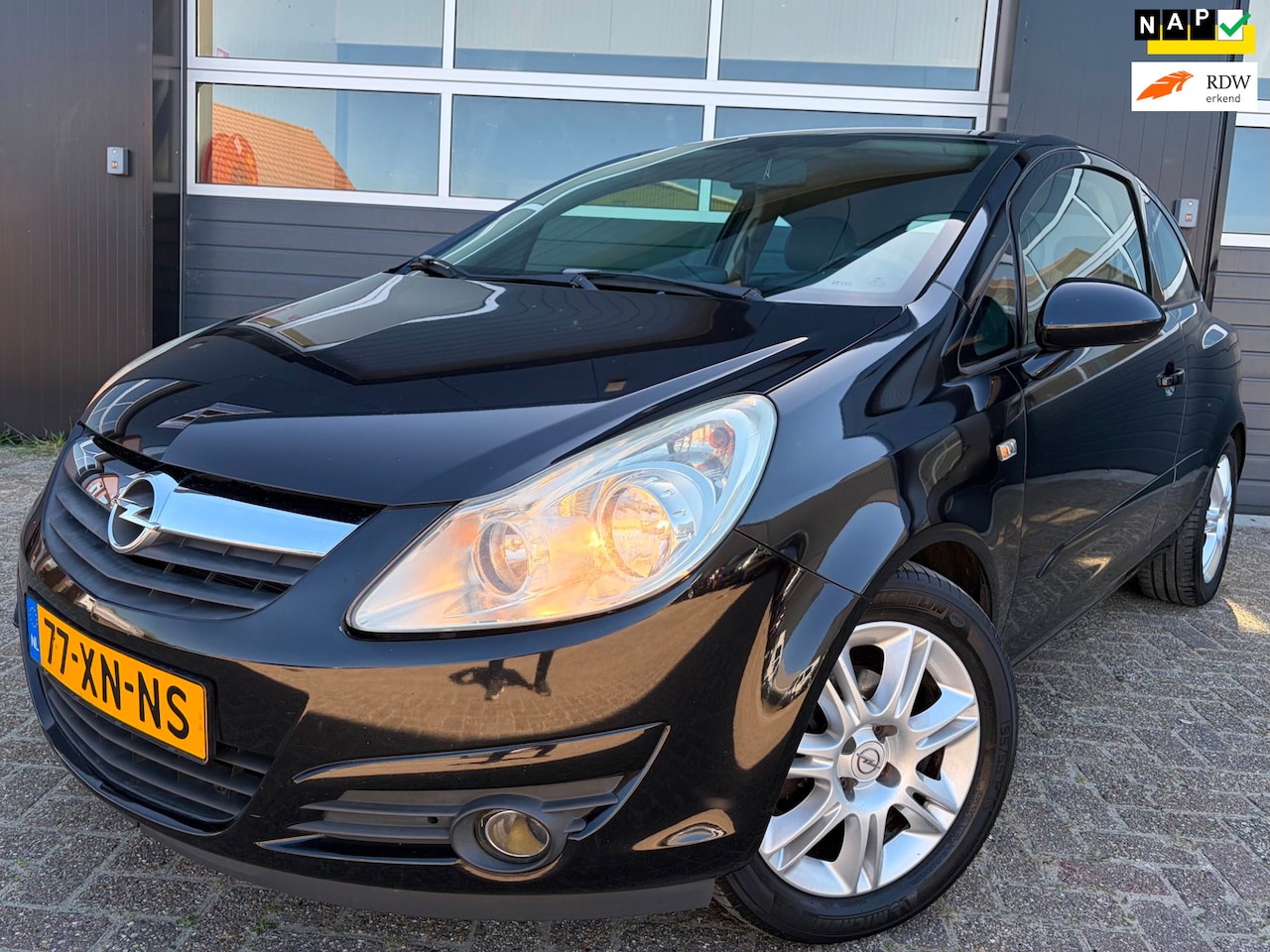 Opel Corsa - 1.4-16V Cosmo|Nette Auto|Cruise control!!| - AutoWereld.nl