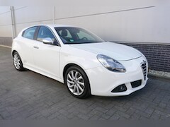 Alfa Romeo Giulietta - 1.4 T 170 PK Distinctive CLIMA, LEER, NAVI.PDC, XENON