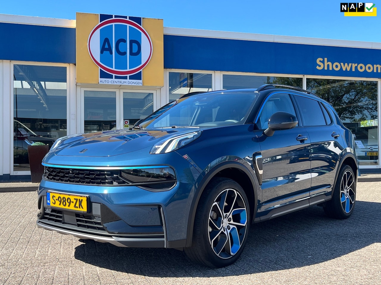Lynk & Co 01 - 1.5 261pk PHEV 7DCTH | Orig.NL | Zwarte hemel | PanoramaDak | 360 graden Camera | Carplay - AutoWereld.nl