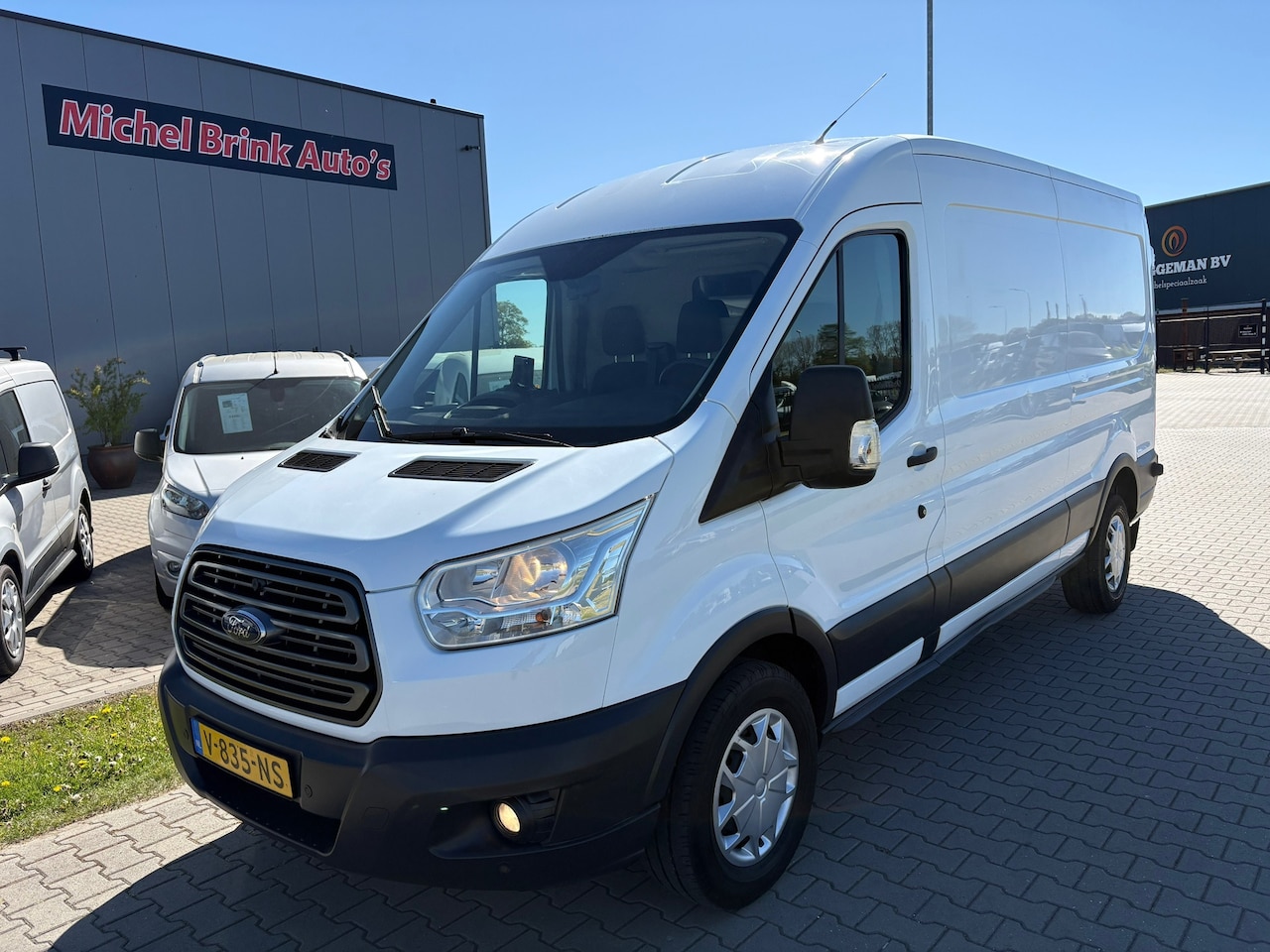 Ford Transit - 350 2.2 TDCI L2H2 Trend 3 Zits - AutoWereld.nl