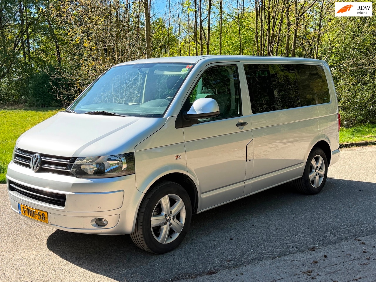 Volkswagen Transporter Multivan - 2.0 TDI L1H1 Highline 103KW Dubbel Cabine 2010 - AutoWereld.nl