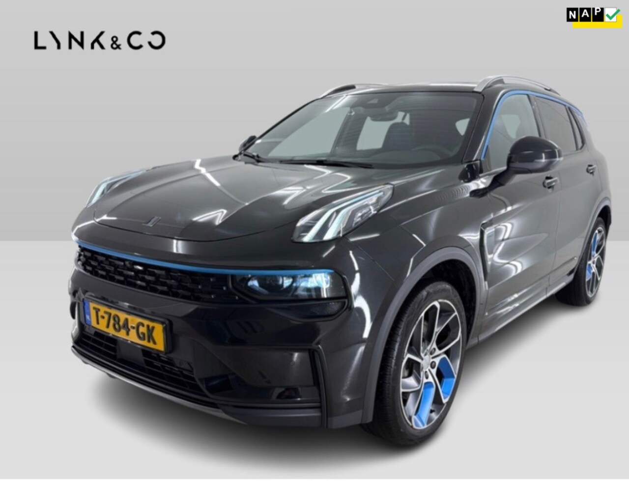 Lynk & Co 01 - 1.5 261pk PHEV 7DCTH | Zwarte hemel | Orig.NL | PanoramaDak | 360 graden Camera | Carplay - AutoWereld.nl