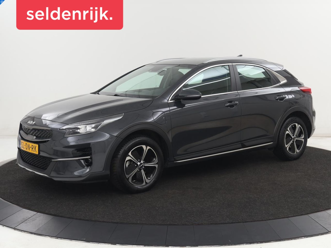 Kia XCeed - 1.6 GDi PHEV DynamicLine | Half leder | Carplay | Camera | Navigatie | Keyless | Climate c - AutoWereld.nl
