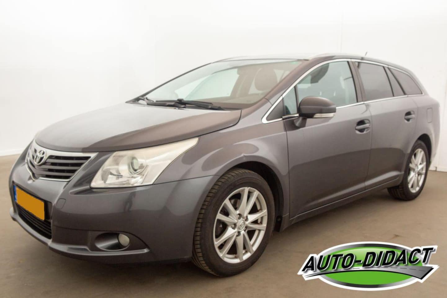 Toyota Avensis - 1.8 VVTi Clima Navi Camera Business - AutoWereld.nl