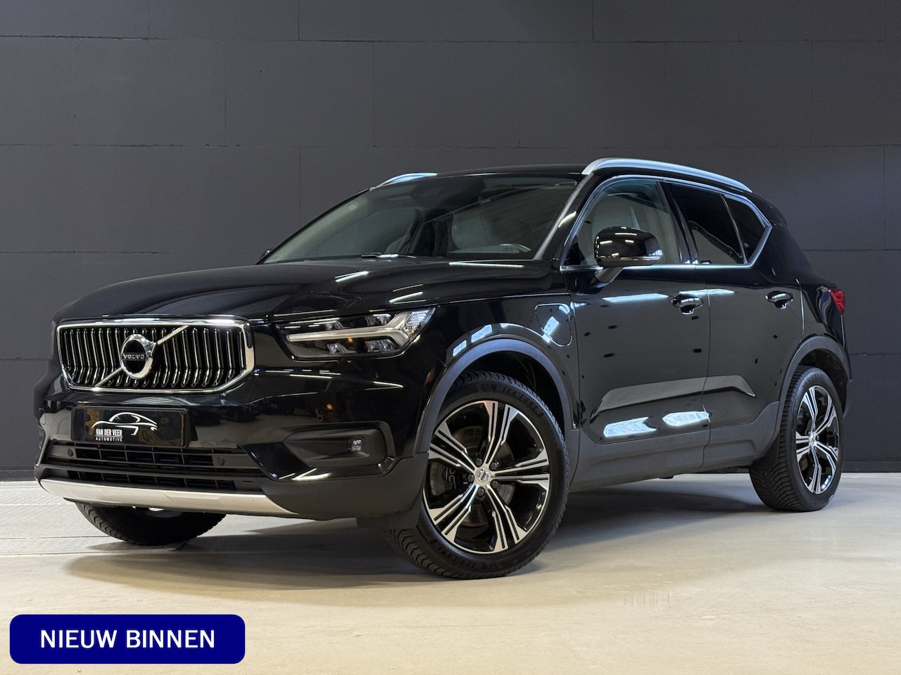Volvo XC40 - 1.5 T5 Recharge Inscription | Leder | Camera | Trekhaak | Stoel/Stuurverw. - AutoWereld.nl