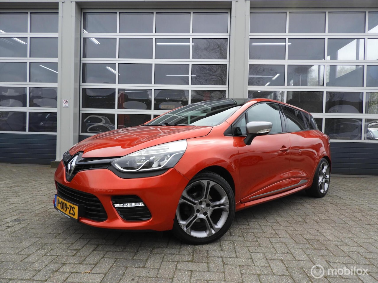 Renault Clio Estate - 1.2 GT Line, Panoramadak - AutoWereld.nl