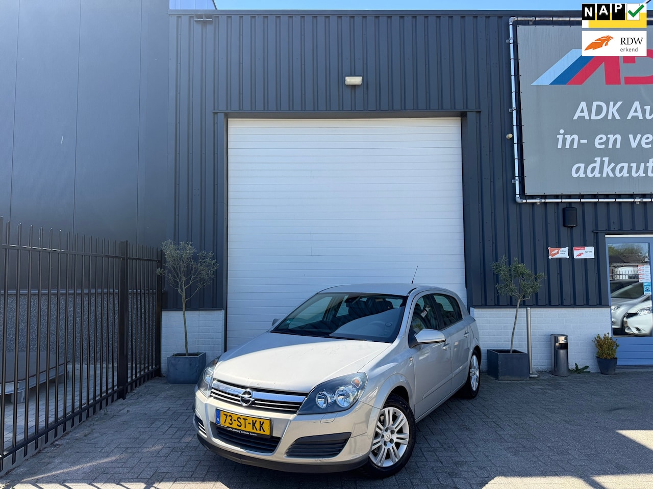 Opel Astra - 1.8 Cosmo LPG G3/ HALF LEDER/TREKHAAK/CRUISE/AIRCO - AutoWereld.nl