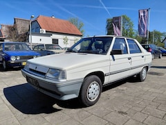 Renault 9 - R 9