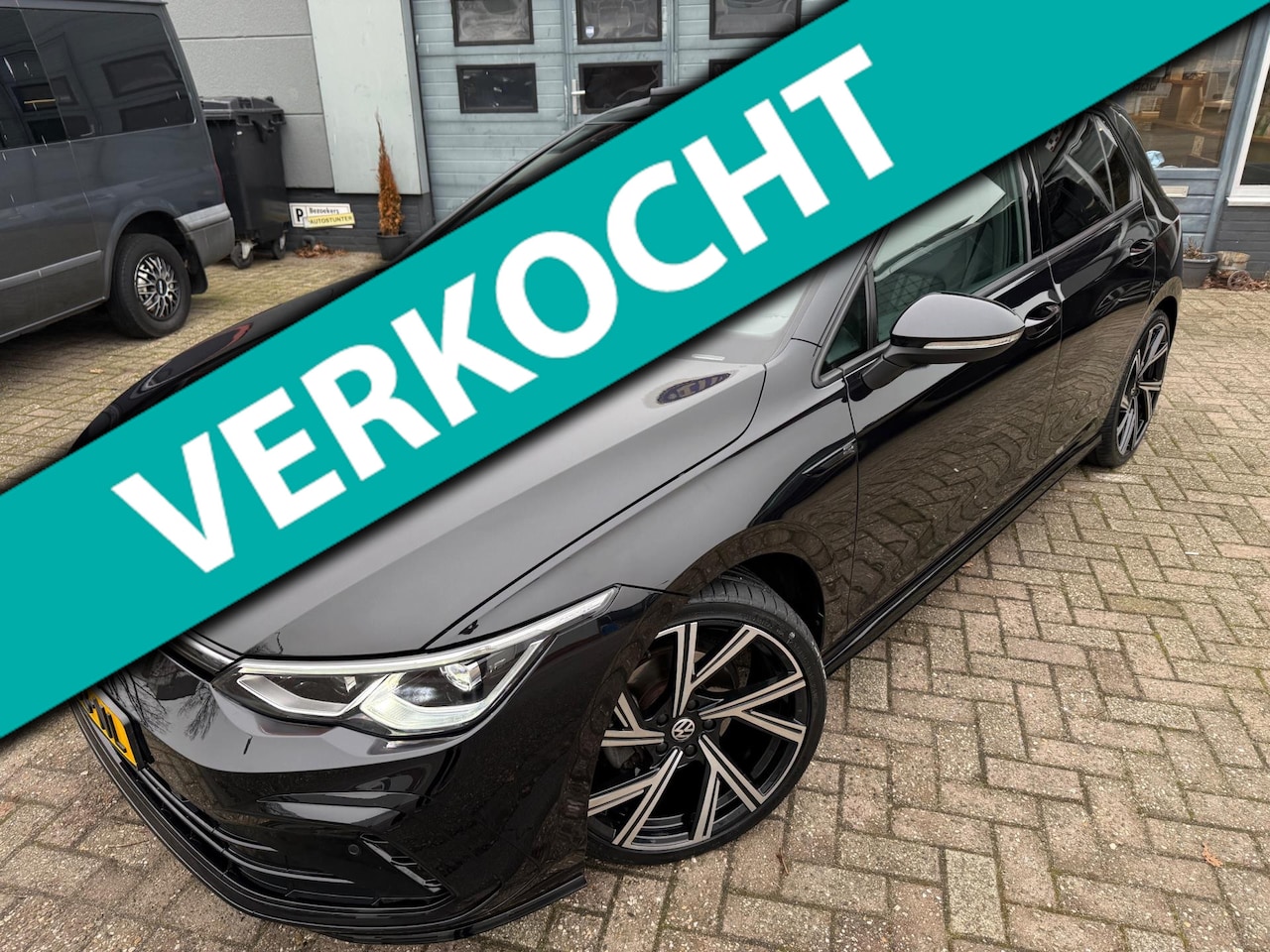 Volkswagen Golf - 1.5 eTSI 2022 R-LINE DSG PANO ACC SIDE-ASSLEDER ALCANTARA - AutoWereld.nl
