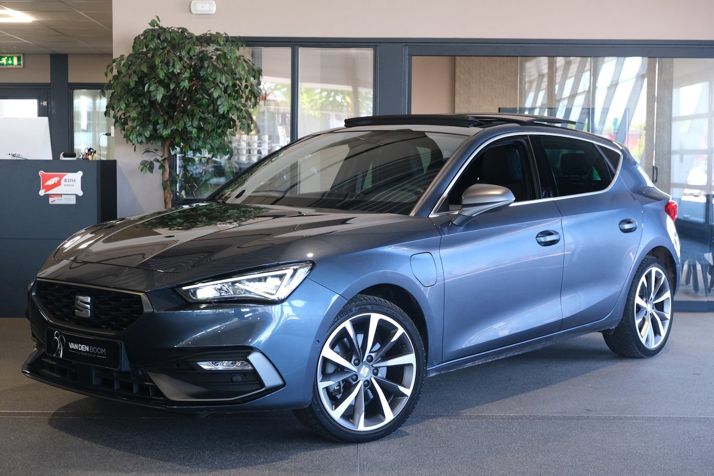 SEAT Leon - 1.4 TSI eHybrid PHEV FR 204PK Pano Led ACC Navi Virtual - AutoWereld.nl