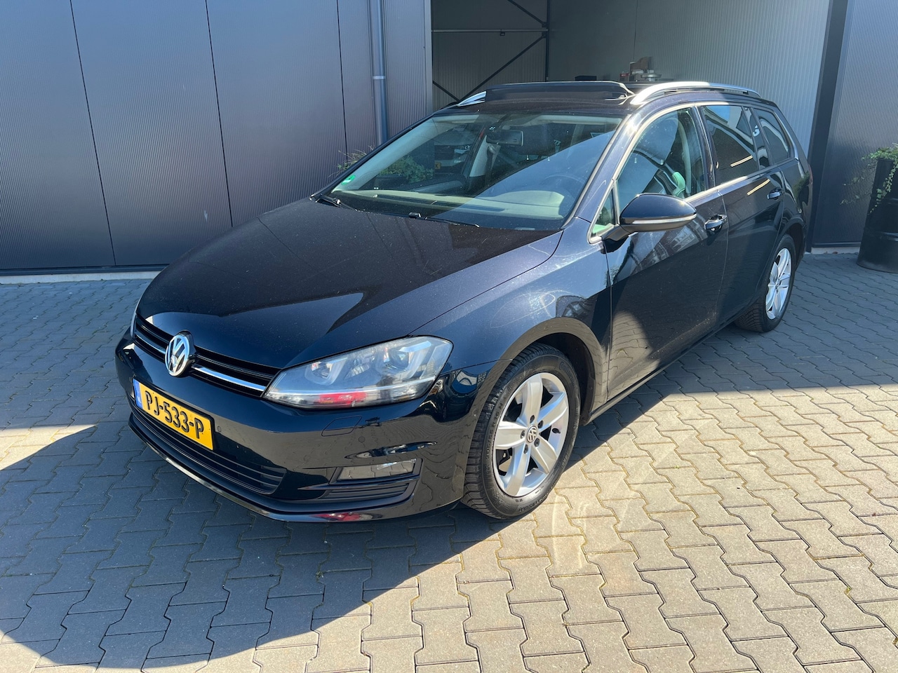 Volkswagen Golf - 1.6 TDI Highline 1.6 TDI Highline - AutoWereld.nl
