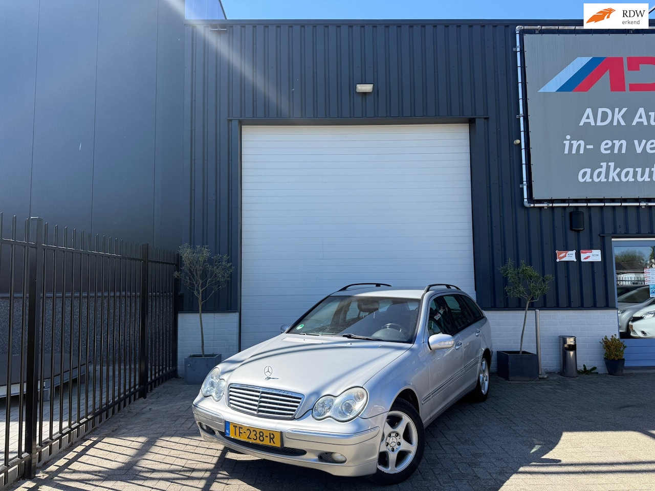 Mercedes-Benz C-klasse Combi - 240 Elegance 4-Matic 4x4/AUTOMAAT/STOELVERW/TREKHAAK/CRUISE - AutoWereld.nl