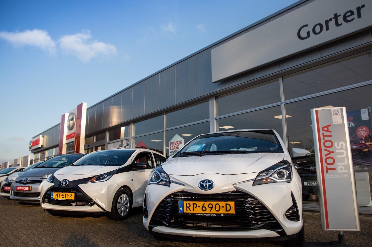 Toyota Yaris - 1.5 Hybrid 115 Dynamic | €3.500 korting! | Splinternieuw | 10 jaar garantie! | - AutoWereld.nl