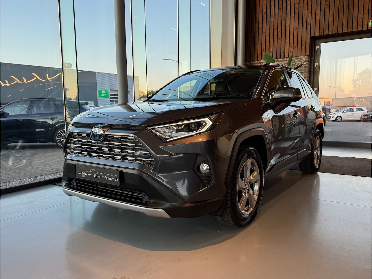 Toyota RAV4 - 2.5 Hybrid AWD Business leder, pano, trekh, stoelverw. JBL - AutoWereld.nl