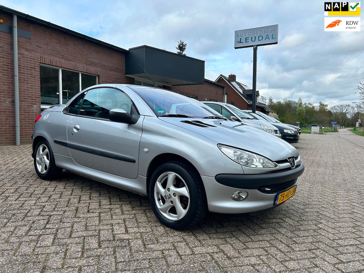 Peugeot 206 CC - 1.6-16V // APK 11-4-2027 !! // Airco - AutoWereld.nl