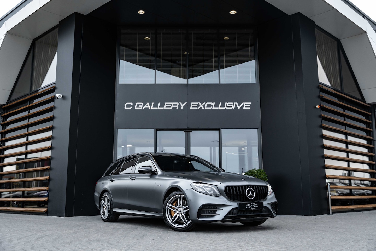 Mercedes-Benz E-klasse Estate - AMG E53 4MATIC Premium Plus - Manufaktur | Panorama | Burmester | Stoelkoeling | Elek. Tre - AutoWereld.nl