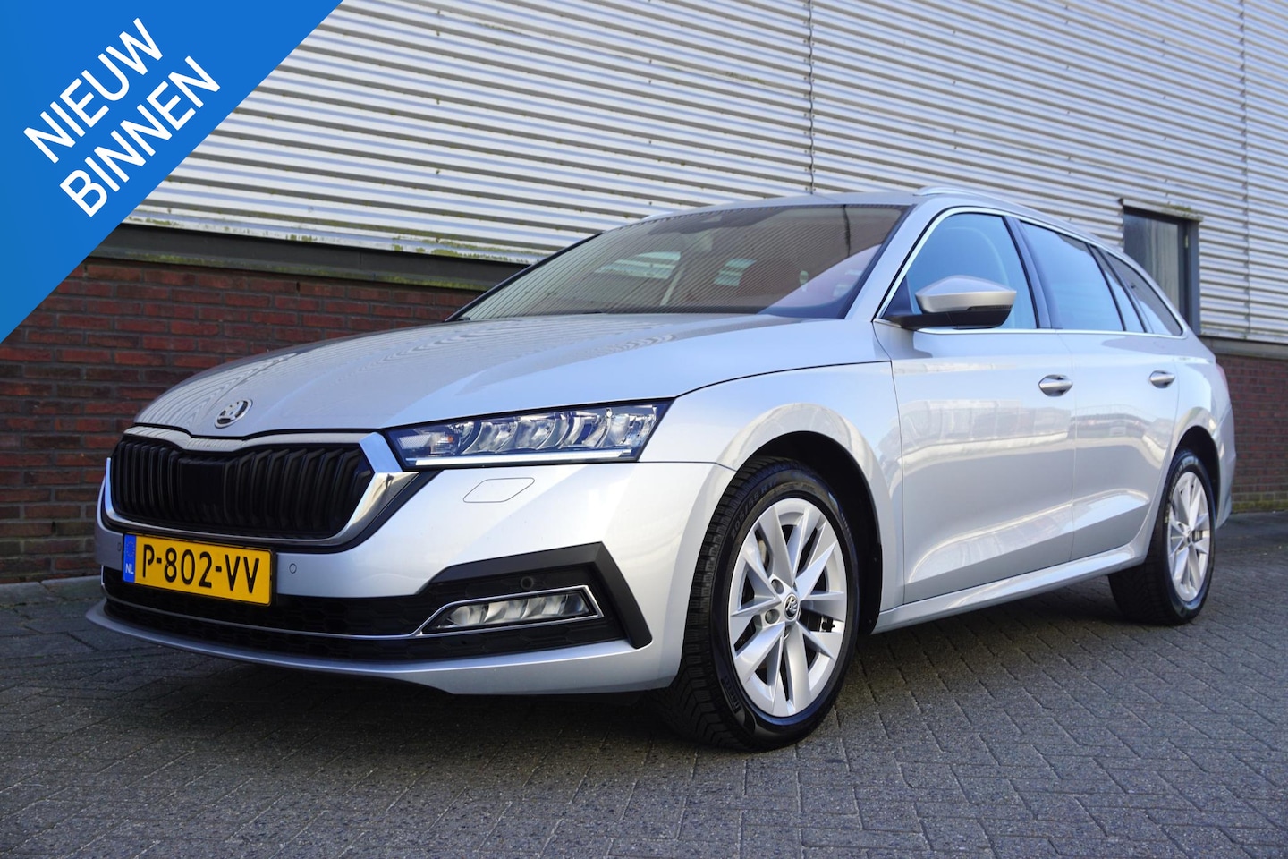 Skoda Octavia Combi - 1.0 e-TSI Business Edition Plus/Trekhaak/Camera/ Travel Pakket. - AutoWereld.nl