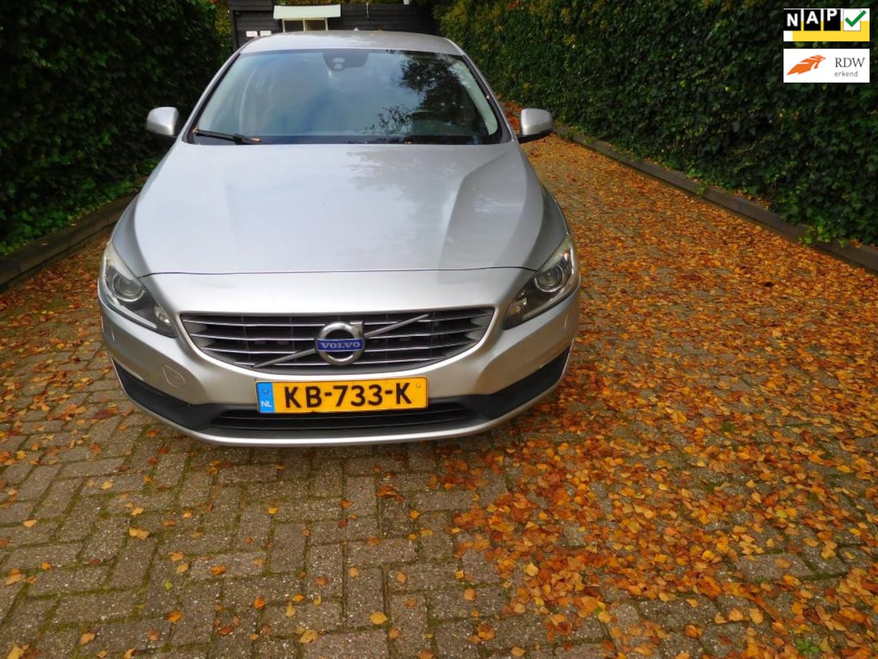 Volvo S60 - Zeer nette auto net grote beurd gehad met nieuwe cilinder kop alle onderhoudboeken en nap - AutoWereld.nl