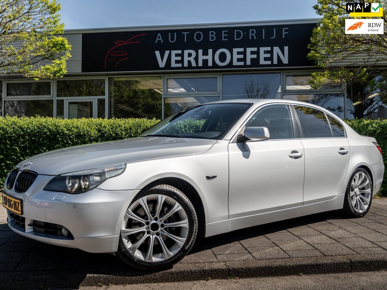 BMW 5-serie - 530i Executive - AUTOMAAT - XENON - MULTISTUUR - CRUISE CONTROL - AIRCO - ELEKTR RAMEN / S - AutoWereld.nl