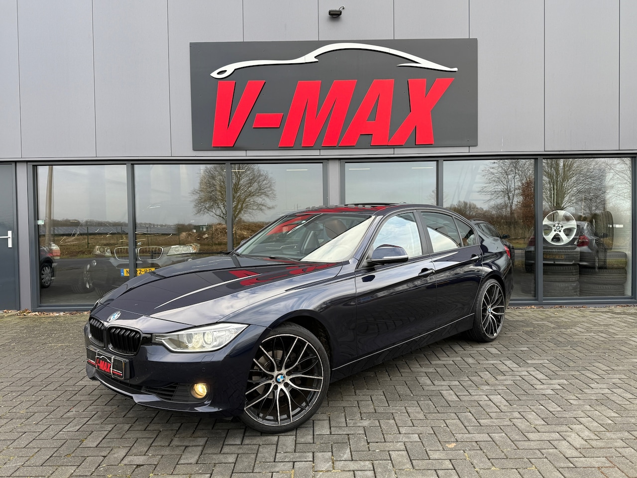 BMW 3-serie - 320i High Executive NAP Dak Xenon NaviProf Leer Sportint - AutoWereld.nl