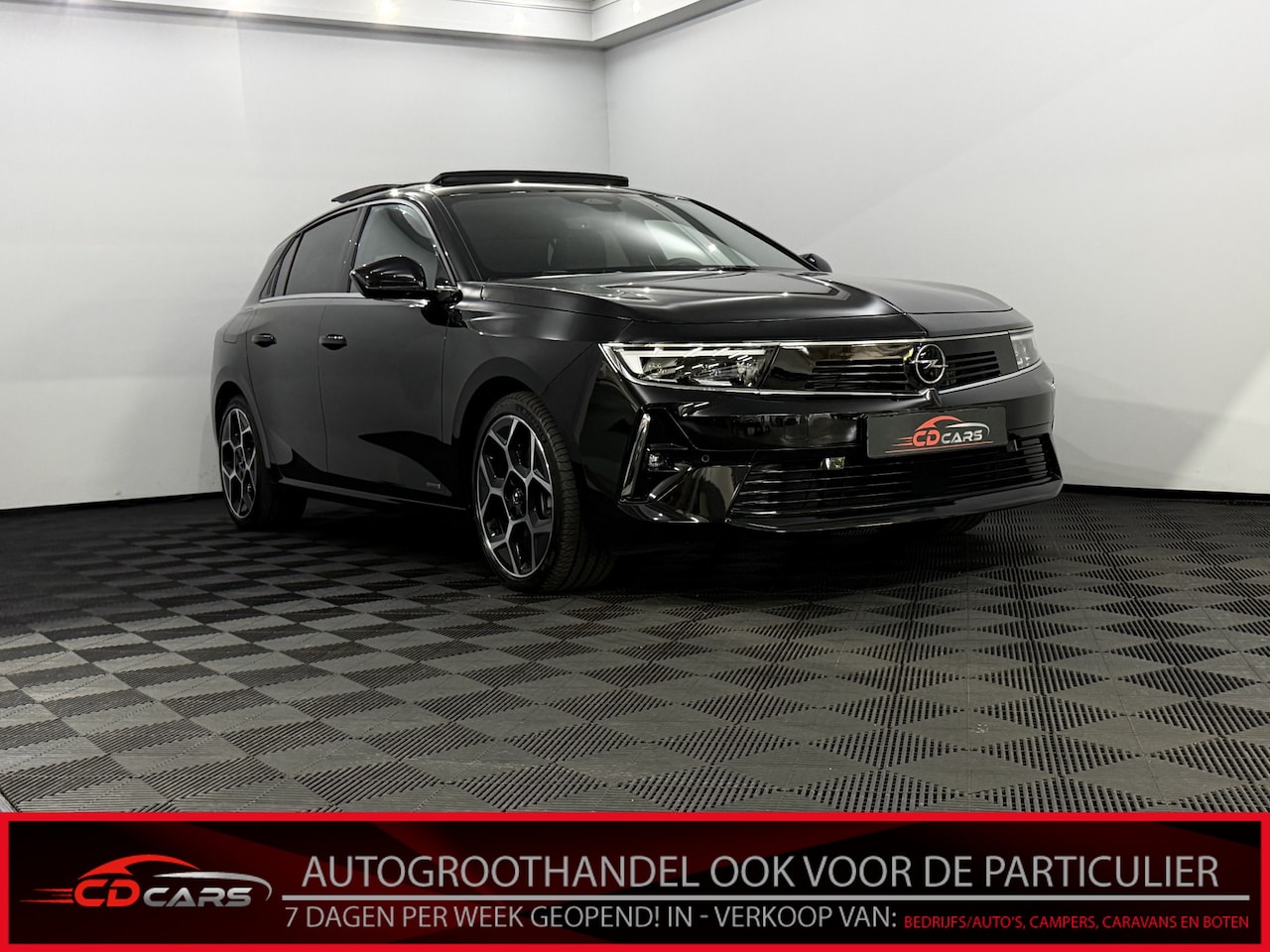 Opel Astra - 1.6 Turbo Plug In Hybrid Ultimate Panoramadak, 360 Camera, Navi, Head-up display, Memory s - AutoWereld.nl