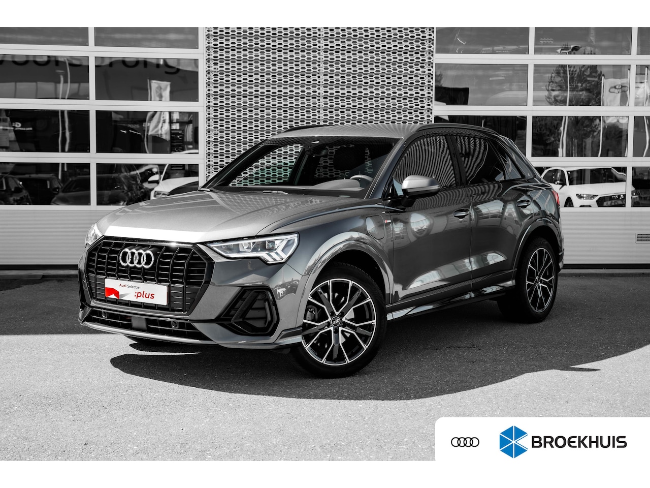 Audi Q3 - 45 TFSI e S edition | Trekhaak | Stoelverwarming | 19" | - AutoWereld.nl