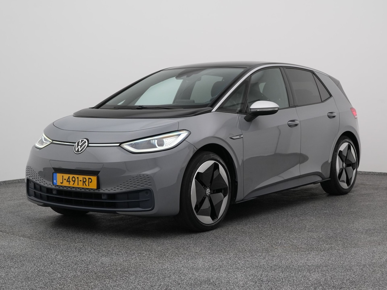 Volkswagen ID.3 - First Max 58 kWh | CAMERA | HUD | ADAPTIVE | STOELMASSAGE | STOEL- EN STUURVERW. | TREKHAA - AutoWereld.nl