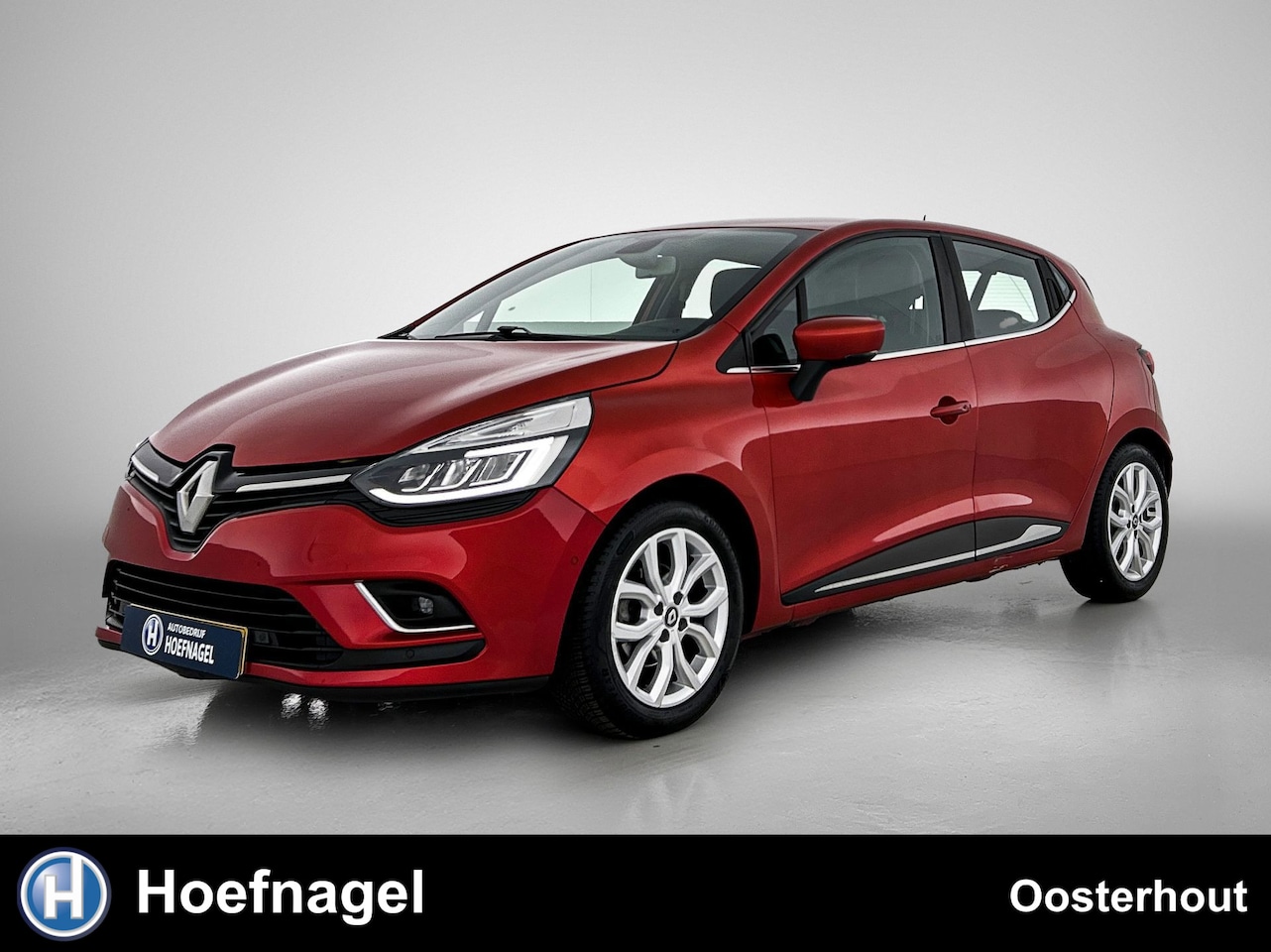 Renault Clio - 0.9 TCe Bose | Trekhaak | Camera | Navigatie | Cruise Control | Climate Control | Parkeers - AutoWereld.nl