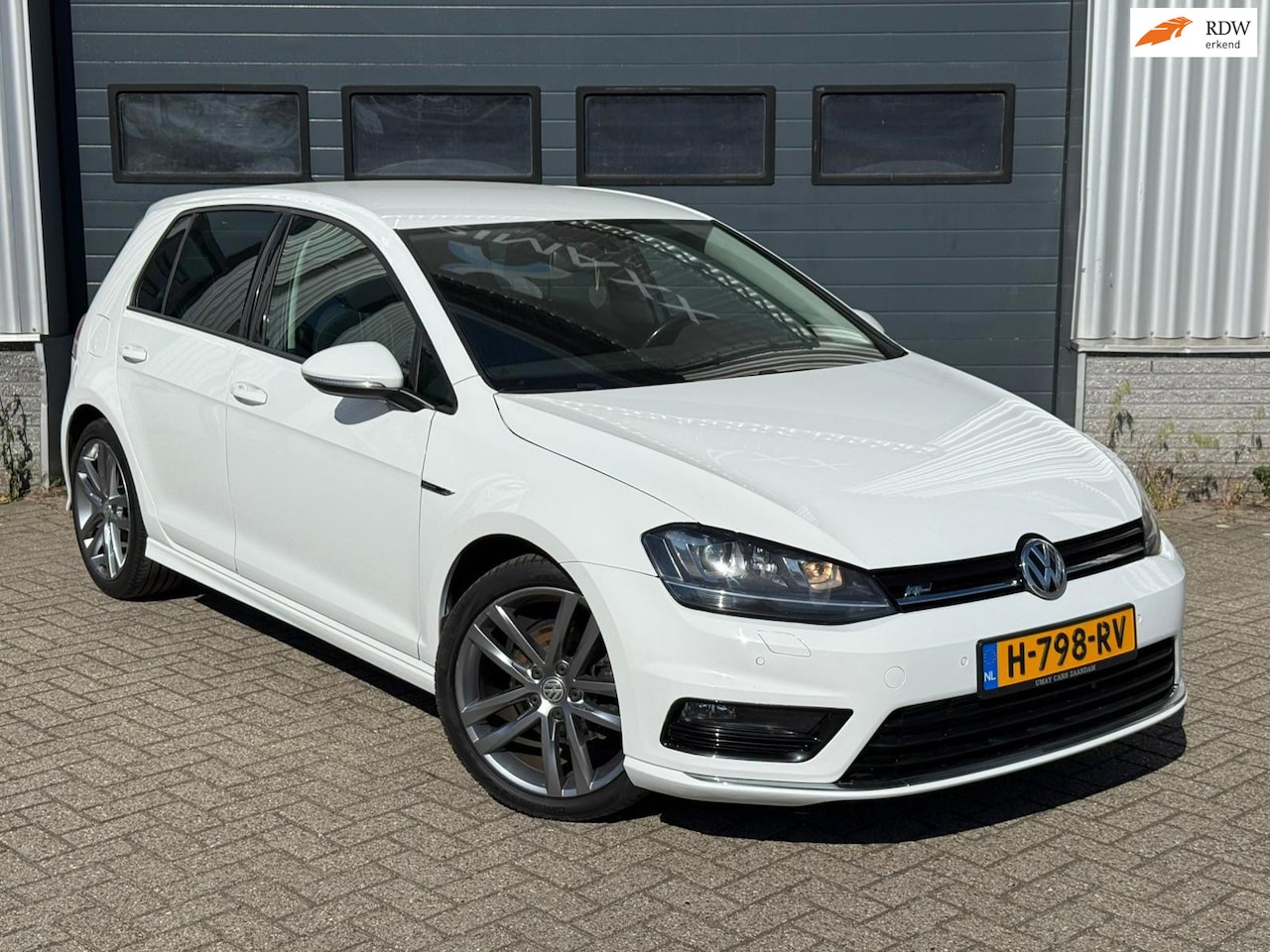 Volkswagen Golf - 1.4 TSI R-LINE BOM VOLL!! 6-VERS 18-INCH - AutoWereld.nl