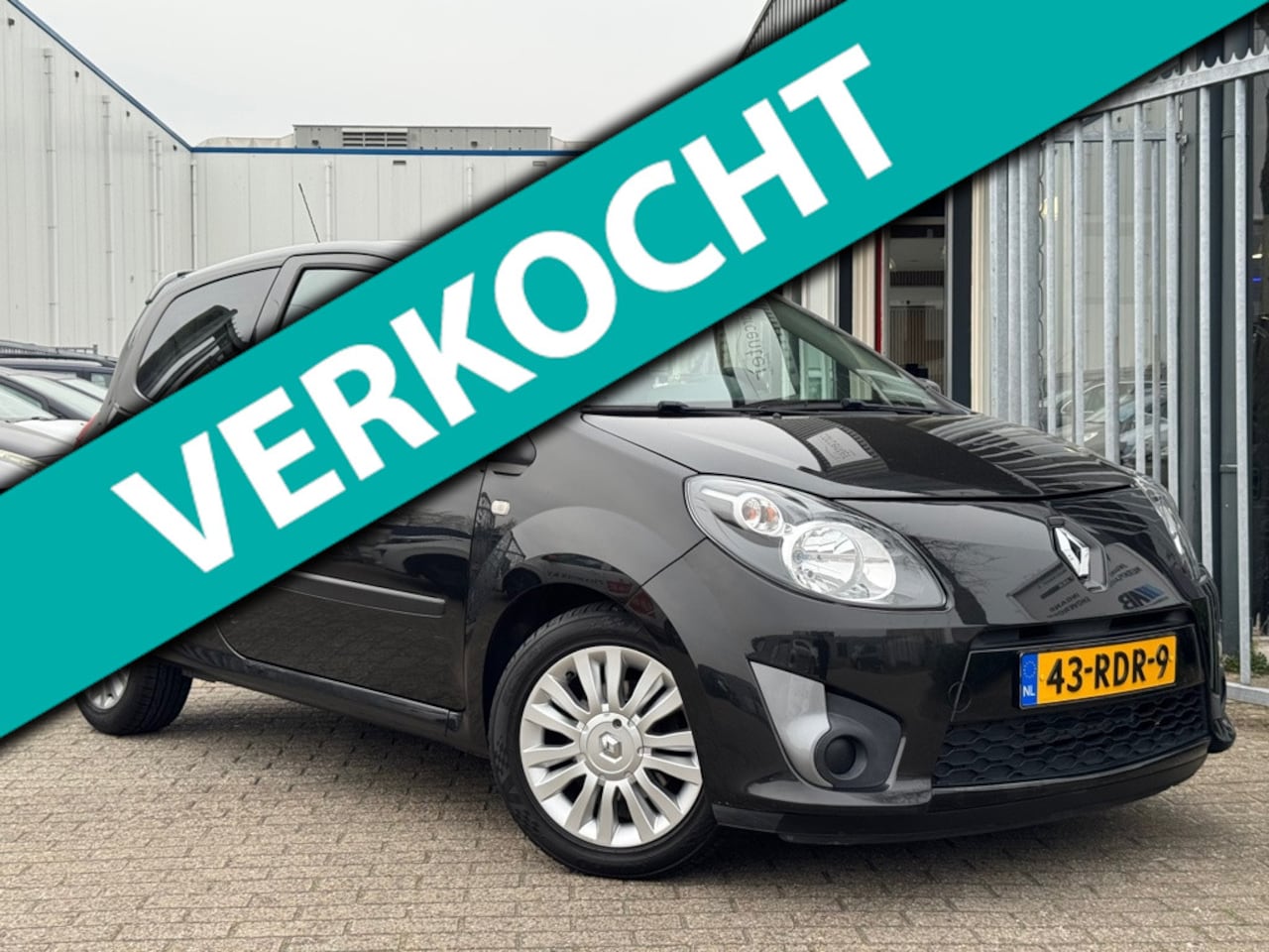 Renault Twingo - 1.2-16V Collection Airco 15''LM NAP APK Zwart - AutoWereld.nl