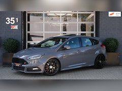 Ford Focus - 2.0 ST-3 250PK Stealth Grey | Schuifdak | KW | FMIC | Uniek