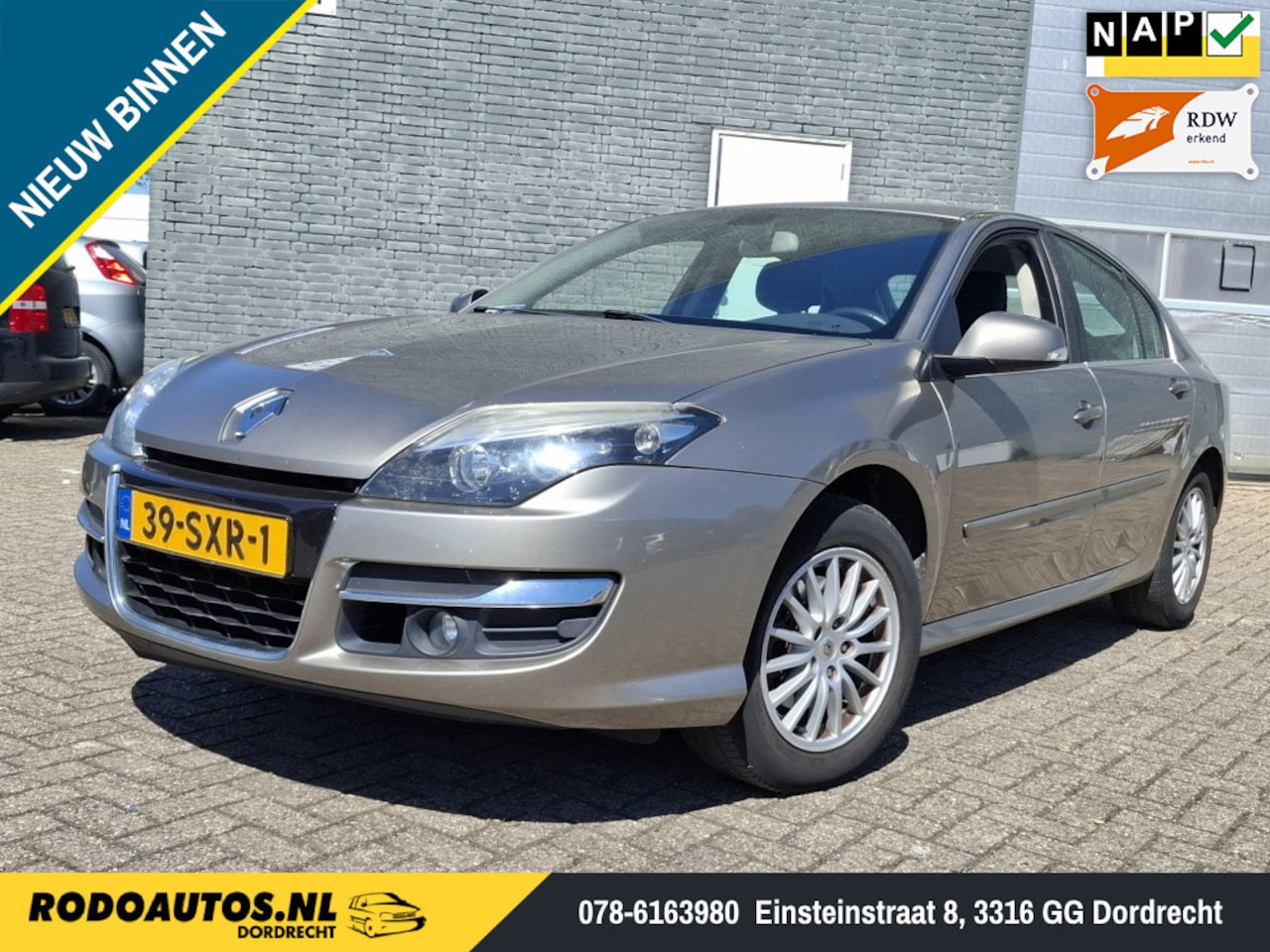 Renault Laguna - 2.0 Expression Navi/Cruise/Halfleder ✅ - AutoWereld.nl