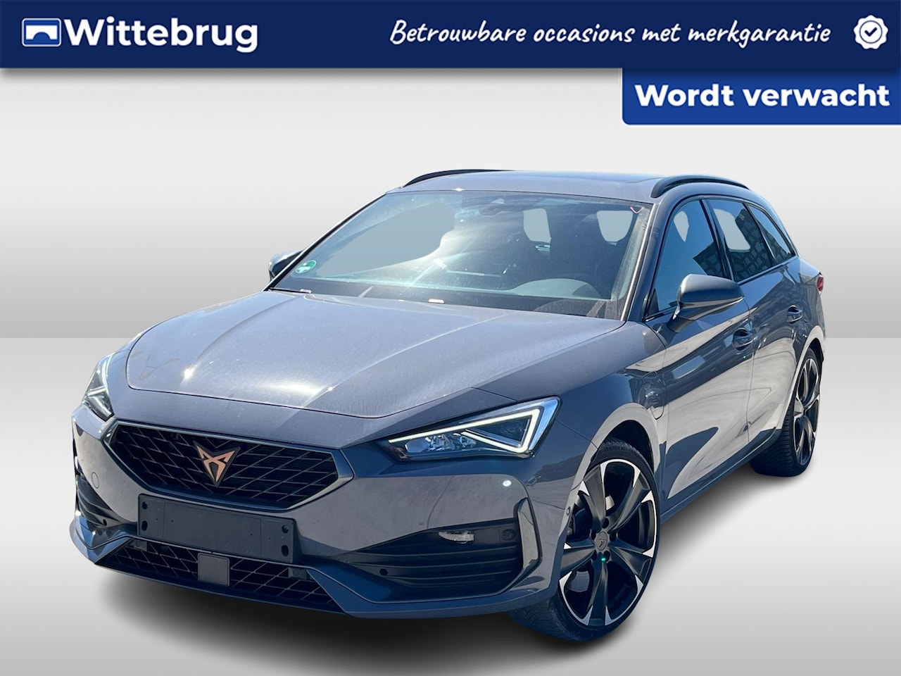 CUPRA Leon Sportstourer - 1.4 e-Hybrid 245PK VZ Performance / Panoramadak / Achteruitrijcamera / Stuur + Stoelverwar - AutoWereld.nl