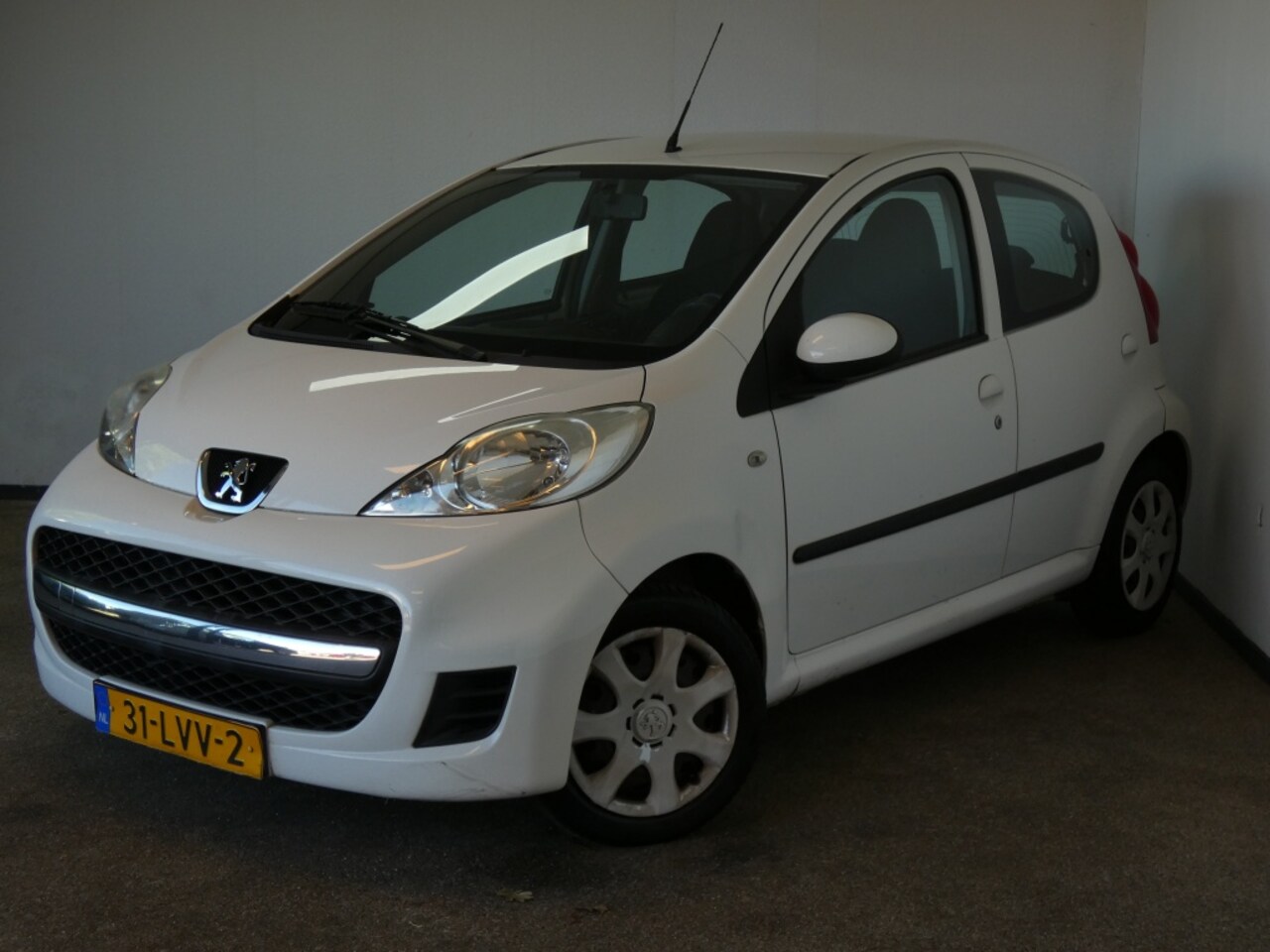 Peugeot 107 - 1.0-12V Urban Move 1.0-12V Urban Move - AutoWereld.nl