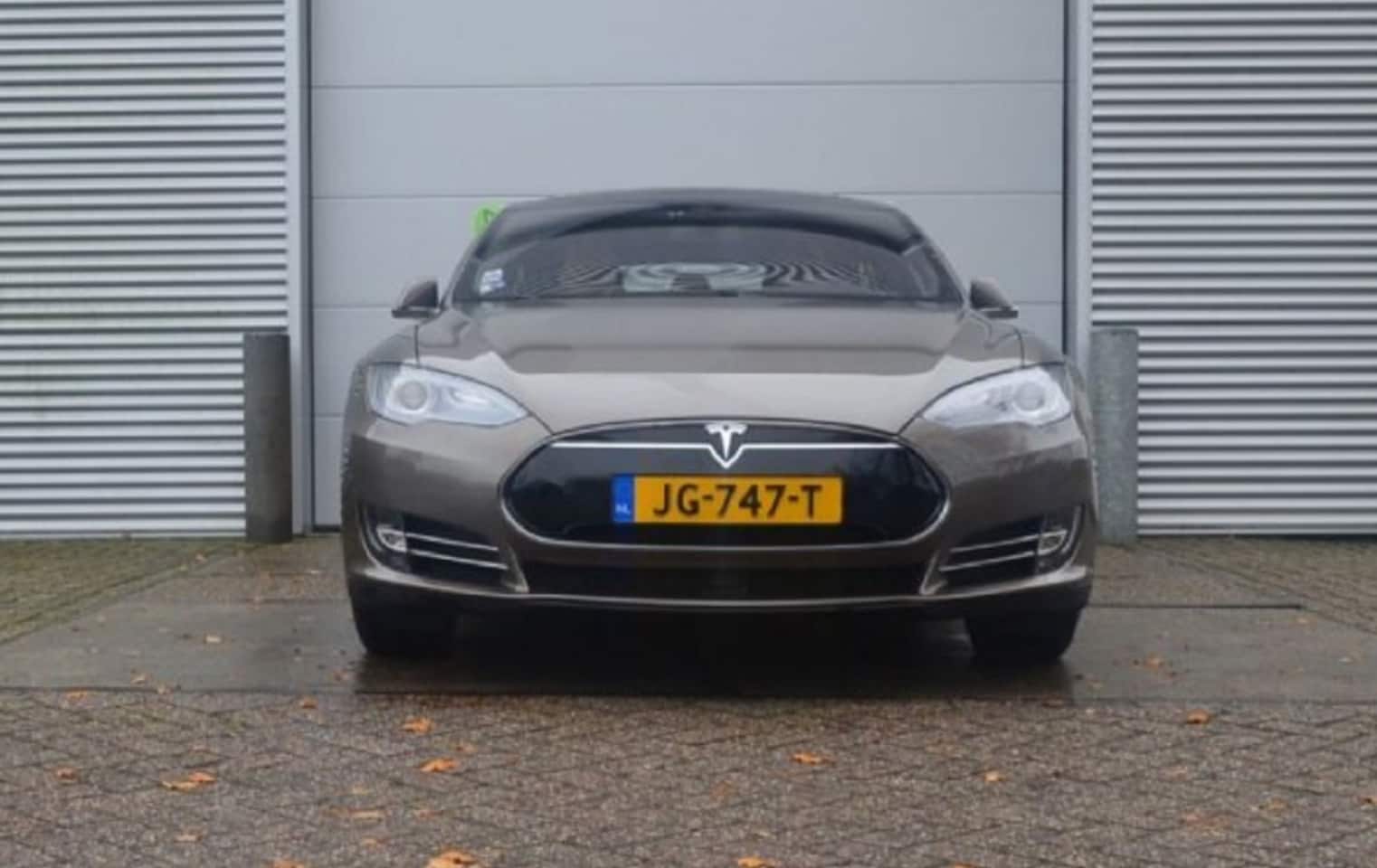 Tesla Model S - 85D Base AutoPilot - AutoWereld.nl