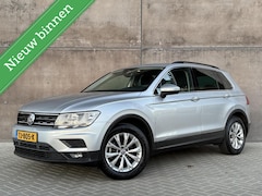 Volkswagen Tiguan - 1.4 TSI ACT Comfortline Business | Trekhaak | Dealer onderhoud | Adaptieve Cruise | Stoelv