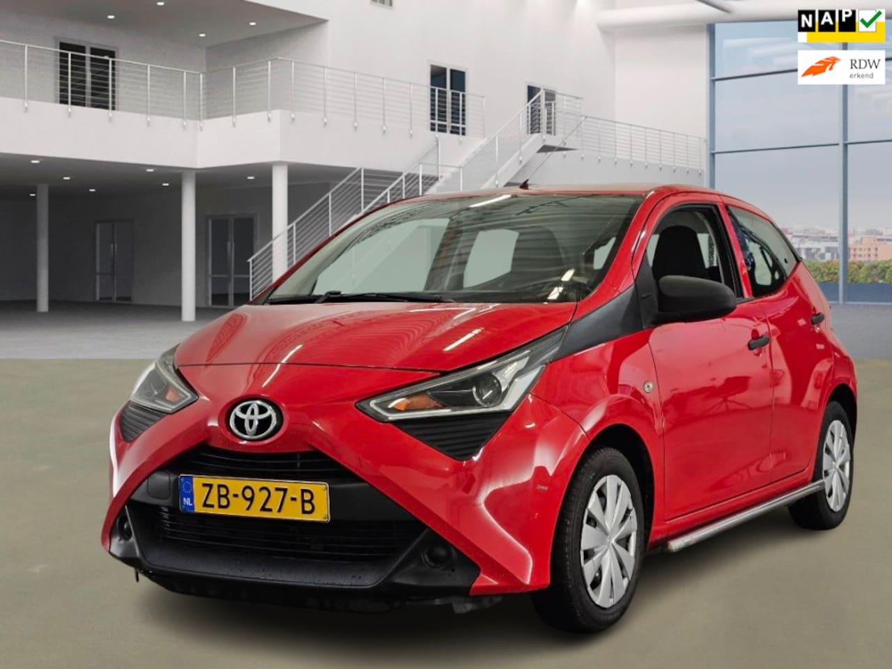 Toyota Aygo - 1.0 VVT-i x-fun|AIRCO|BLUETH|SIDEBARS|CENTRALEVERGR - AutoWereld.nl